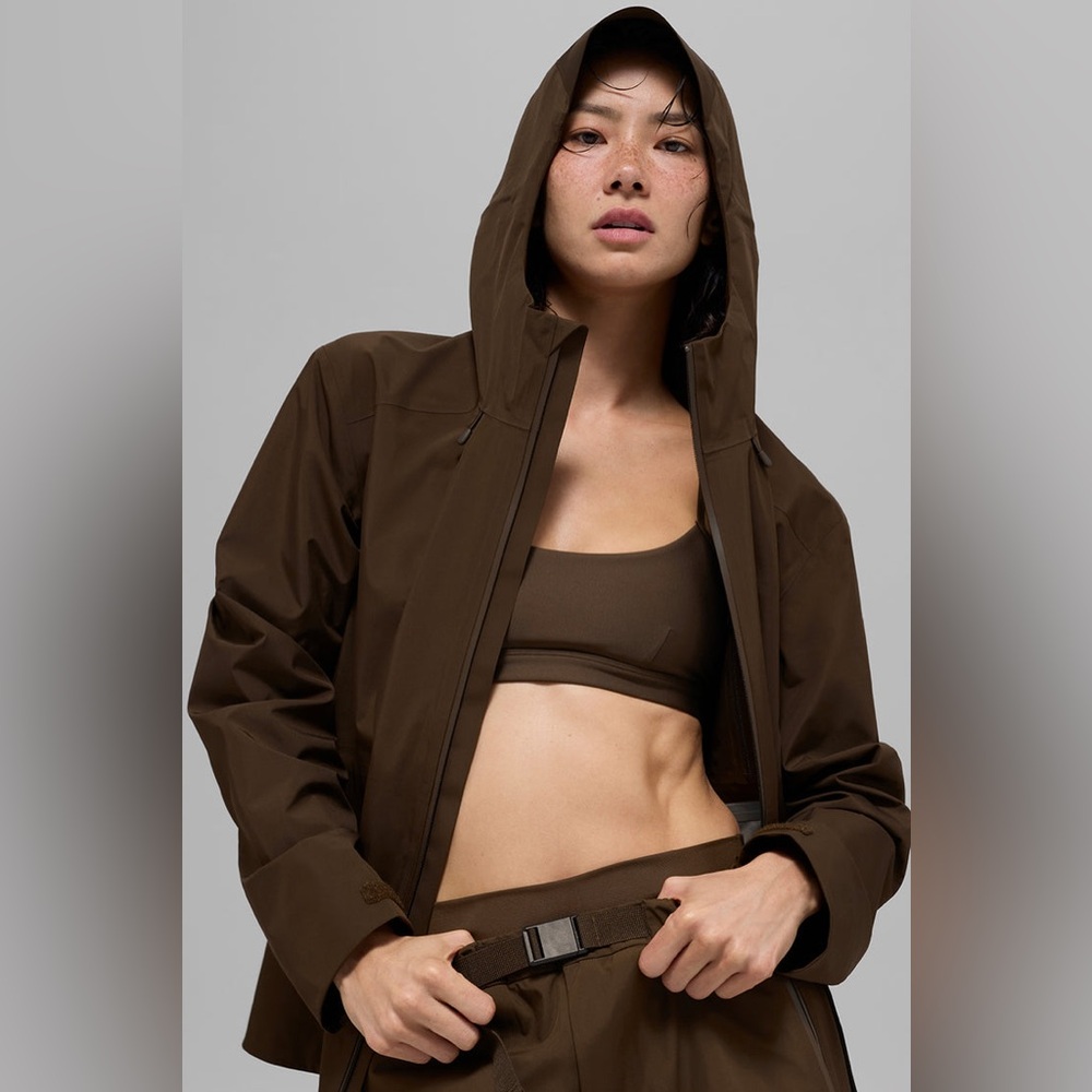 ALO Yoga Alpha Shell Jacket - Picture 1 of 12
